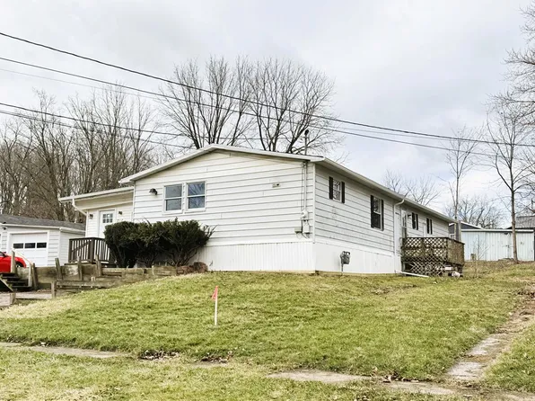 13 1/2 Walnut St, Mount Morris, NY 14510