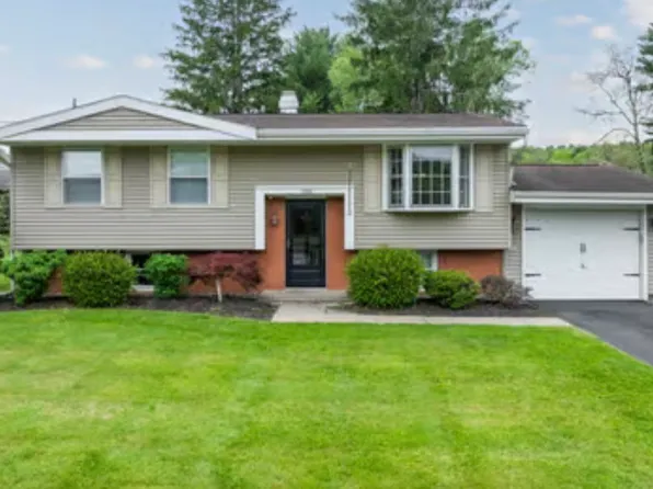 1936 Cole Pl, Vestal, NY 13850