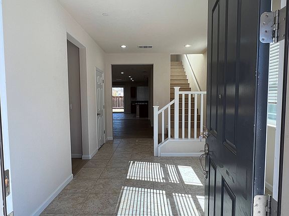 5th image of 643 W Huntington Ave