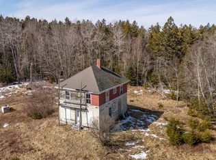206 Main Rd, Islesboro, ME 04848