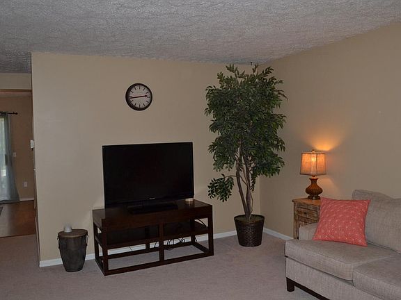 4th image of 2 Jordache Ln
