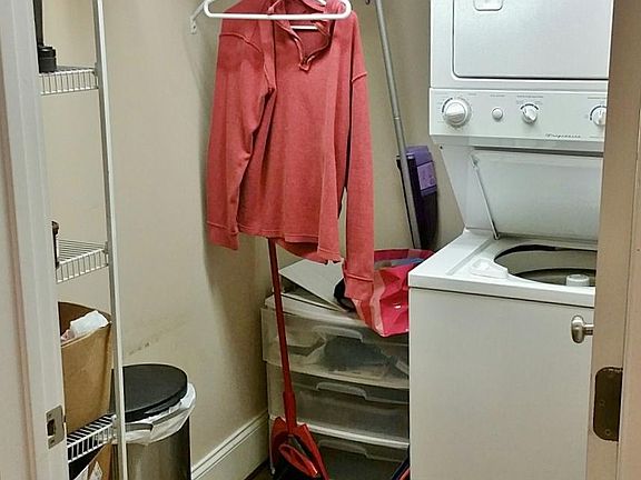 4th image of 611 S Jefferson St APT 703