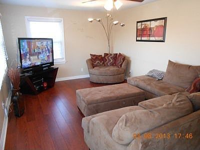 4th image of 4814 Oak Park Dr