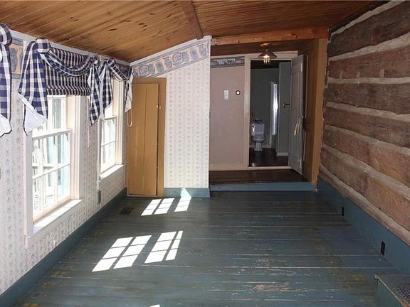 5th image of 60 N Johnson St