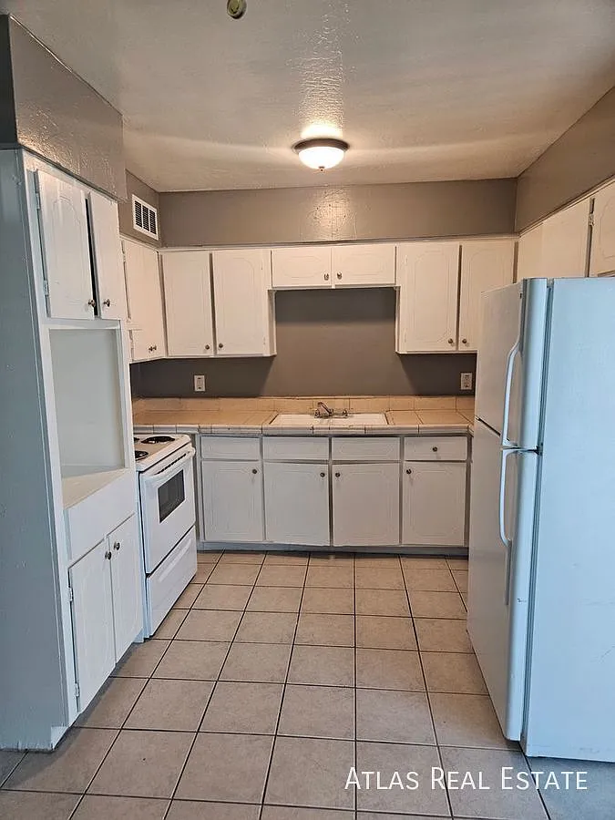 Prime Phoenix Location Near Arcadia & Downtown — Photo 1