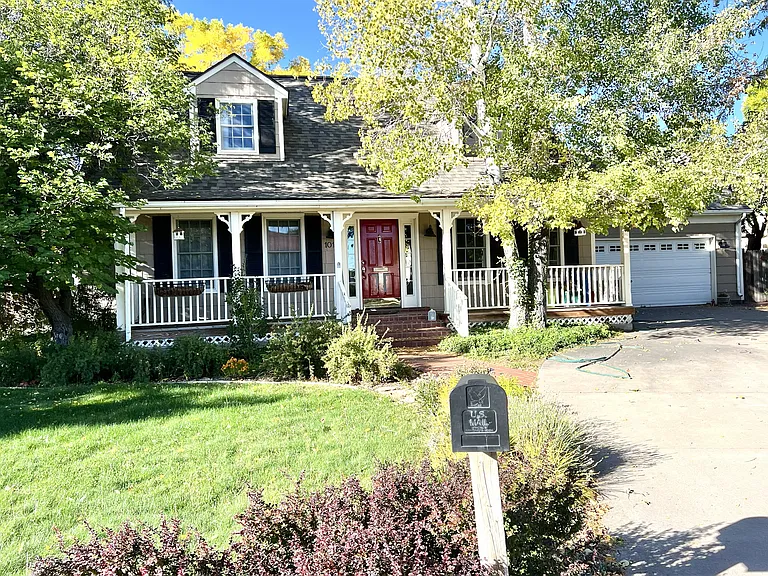 1013 S Cedar St — Photo 1
