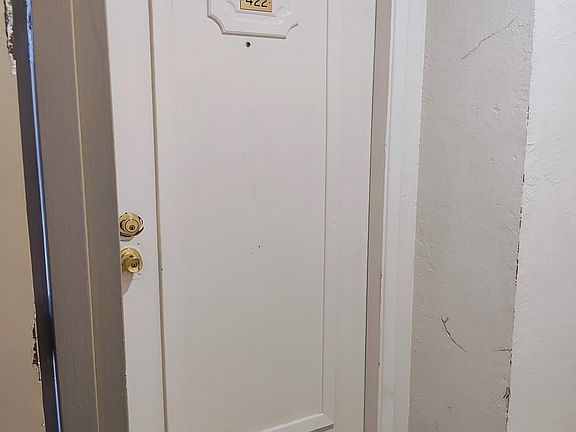 2nd image of 3831 Montgomery Blvd NE