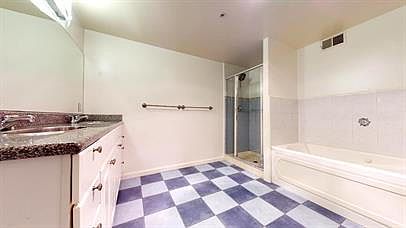 5th image of 1366 Turk St APT 1B