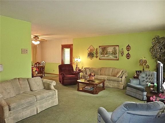 4th image of 653 Mafred Dr