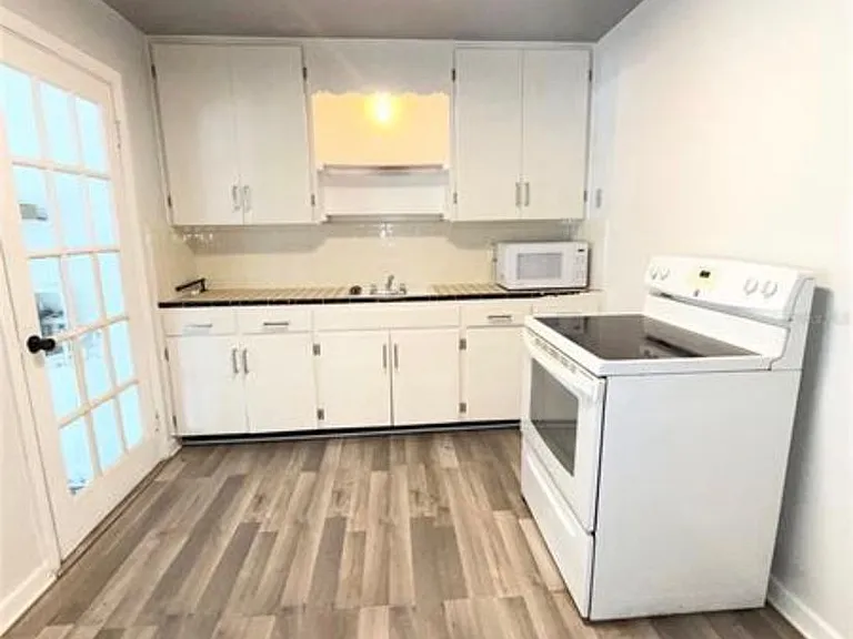 1016 Alba Dr — Photo 5