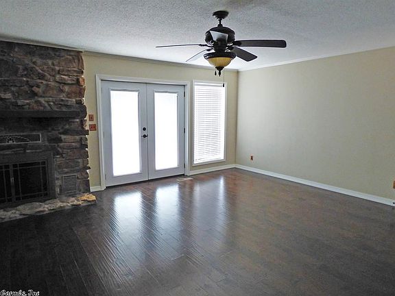 3rd image of 18 N Lakeshore Trce