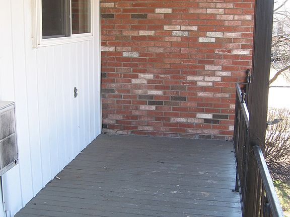 2nd image of 28 Fountain Ln APT 9