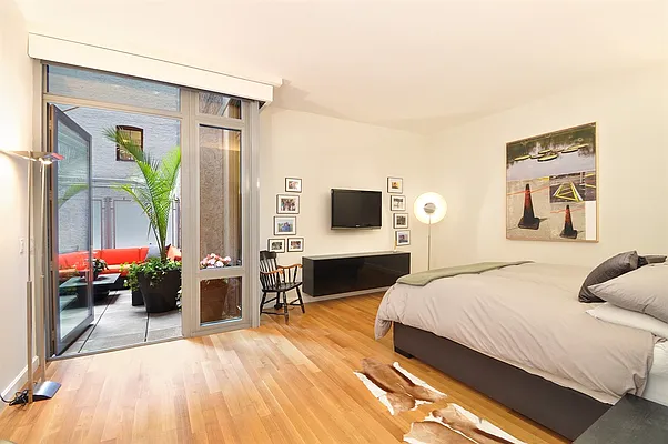 Sold by Corcoran | media 24