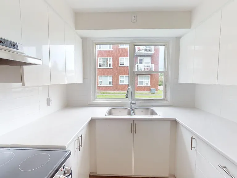 362 McArthur Ave #388-390 — Photo 15
