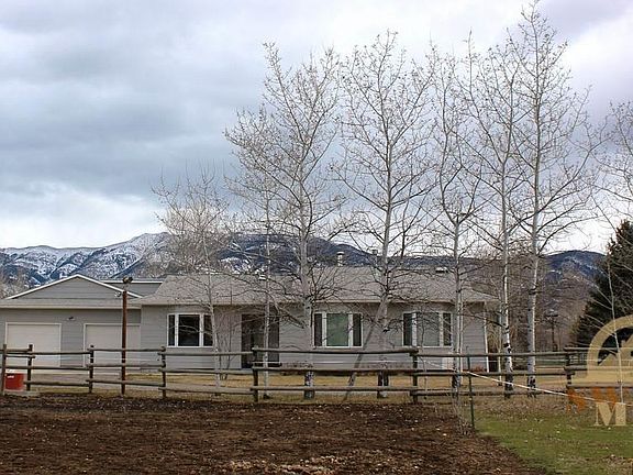 2nd image of 701 Sunny Acres Dr