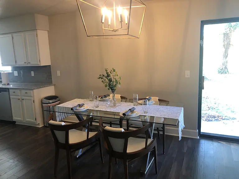 514 Oakwood St — Photo 3