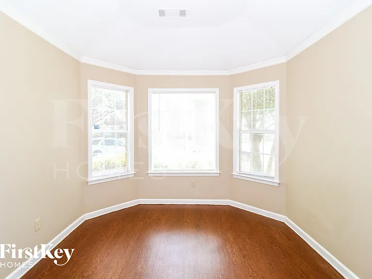 8930 Lake Springs Cv — Photo 10