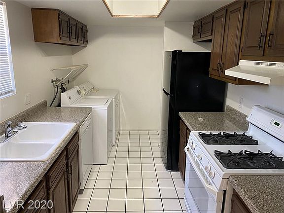 4th image of 3911 Cambridge St Unit 3