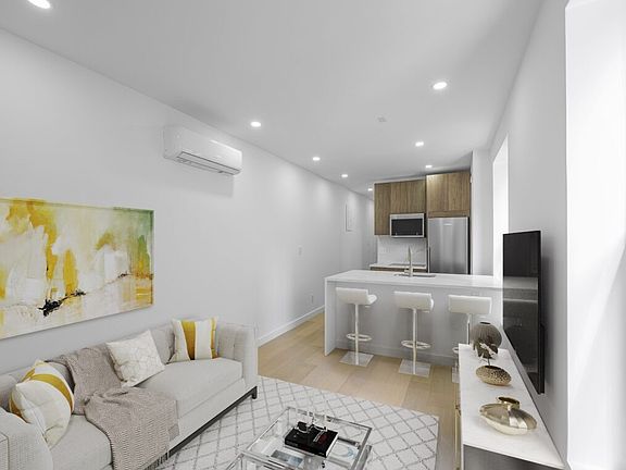 3rd image of 246 E 53rd St APT 6