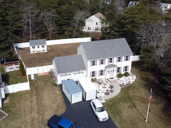 35 Settlers Way, Buzzards Bay, MA 02532