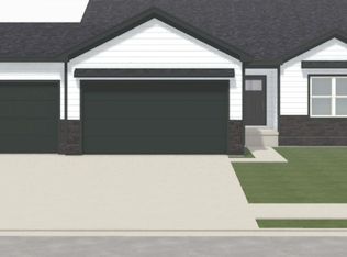 1236 Stone Ln, Waverly, IA 50677