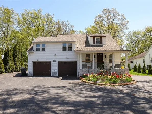 11 Hampton St, Auburn, MA 01501