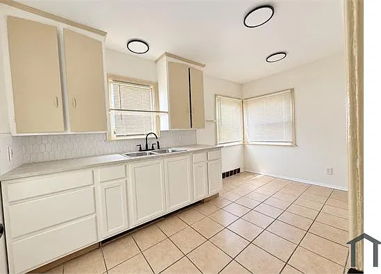 3 bed, 1097 sqft, $1,500 — Photo 1