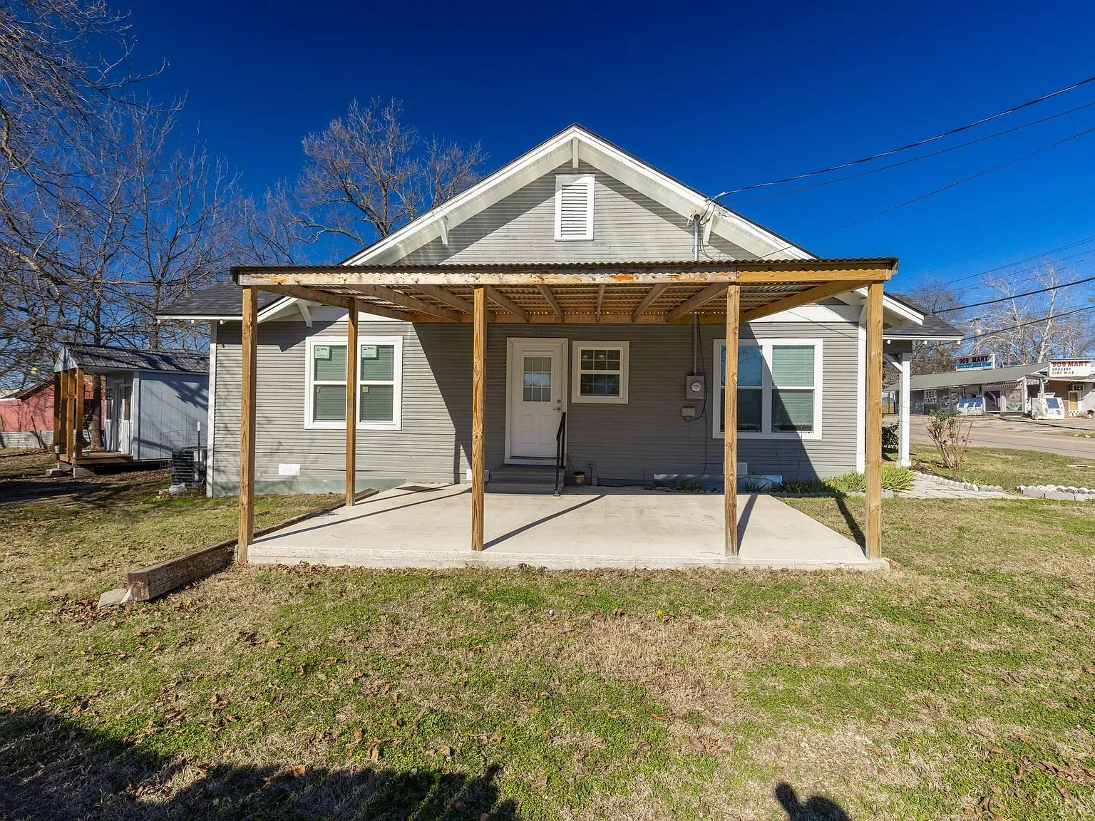 3 bed, 2.0 bath, 1200 sqft, $1,700 — Photo 3