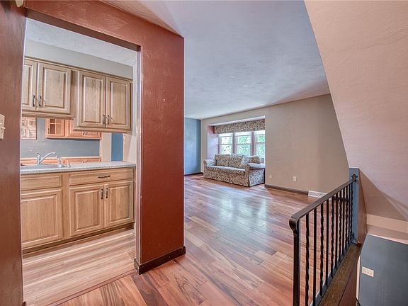 5th image of 246 Timber Dr