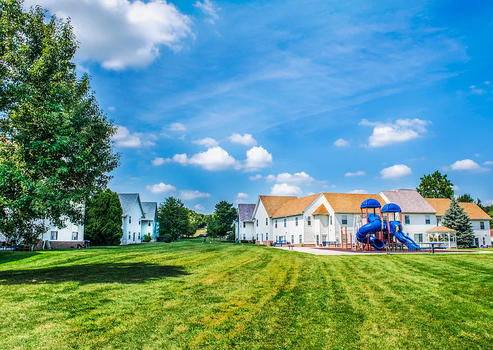 Meetinghouse Apartments & Townhouses