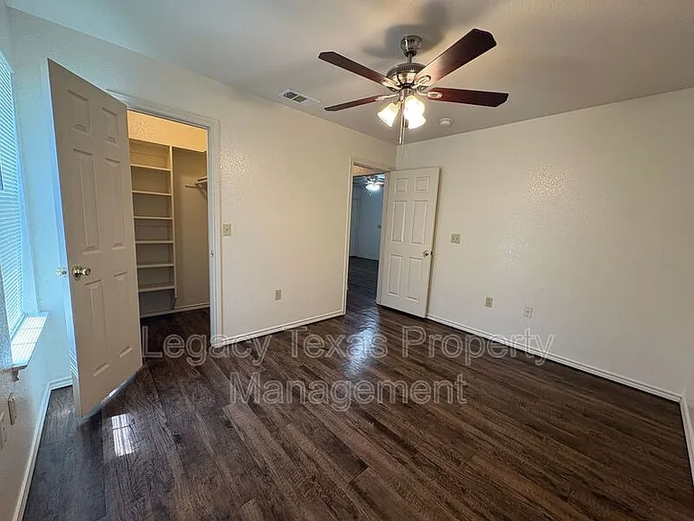 1112 Williams Ave #D — Photo 20