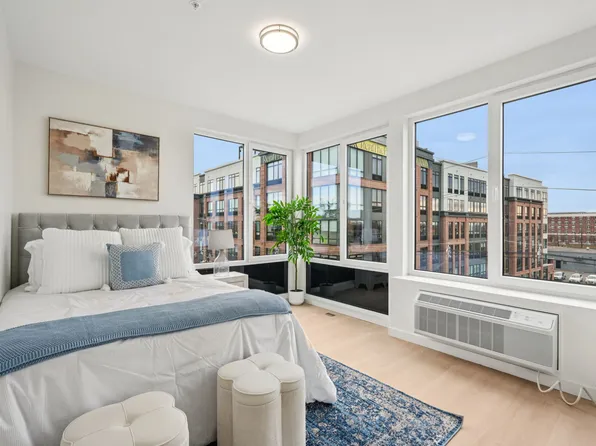 1 Mallory Avenue image 11 of 51