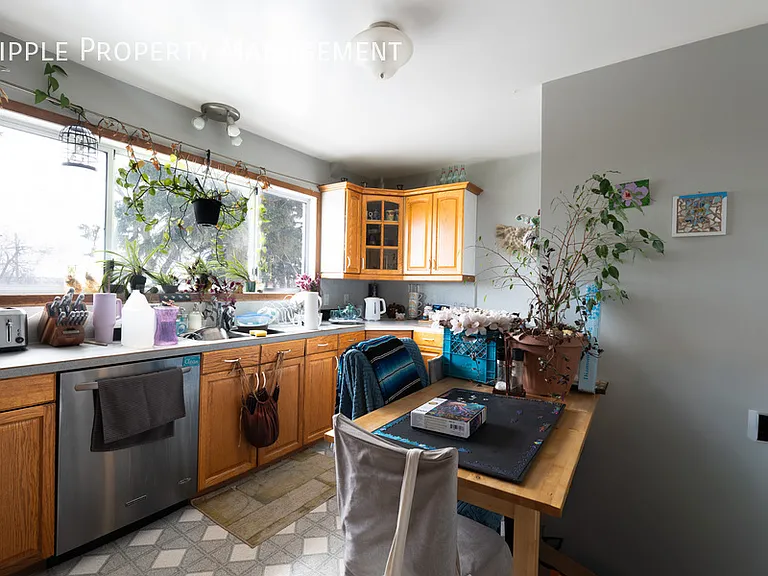 6039 18a St SE #UPPER — Photo 8