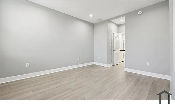 260 S Highland Ave — Photo 9