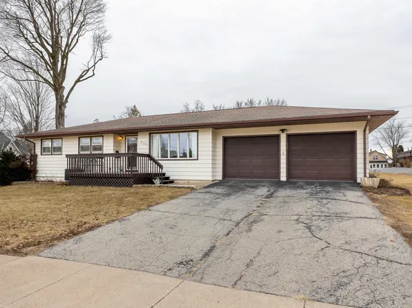 232 E Benton Ave, Stockton, IL 61085