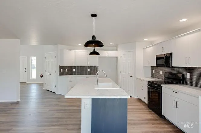 4823 Fire Opal St — Photo 3
