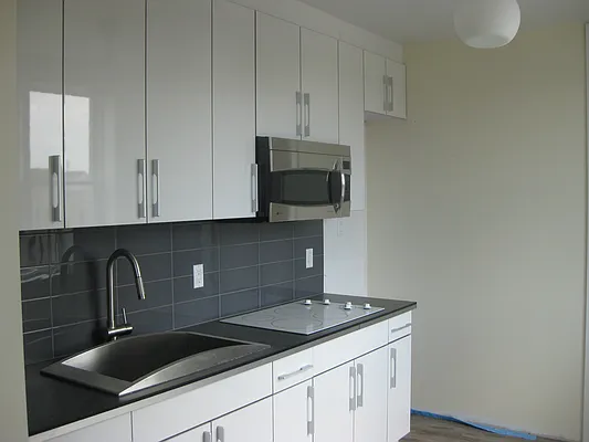 Rented by Windsor Homes Realty Corp | media 21