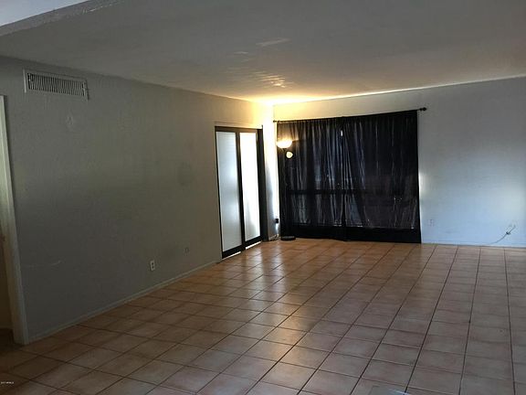 4th image of 3828 N 32nd St Unit 216