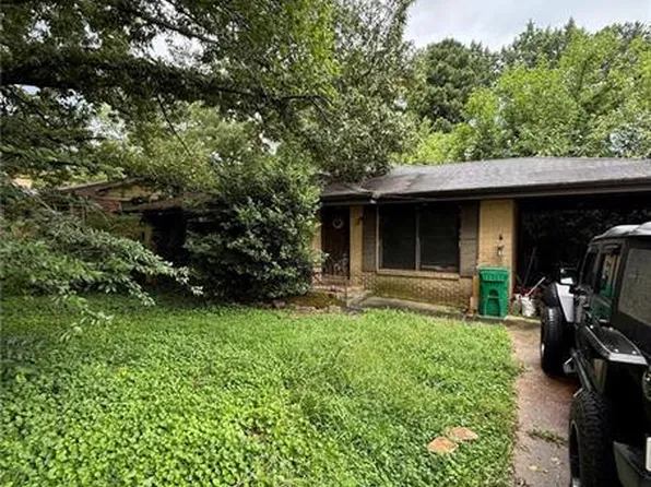 3995 Maxey Hill Dr, Stone Mountain, GA 30083