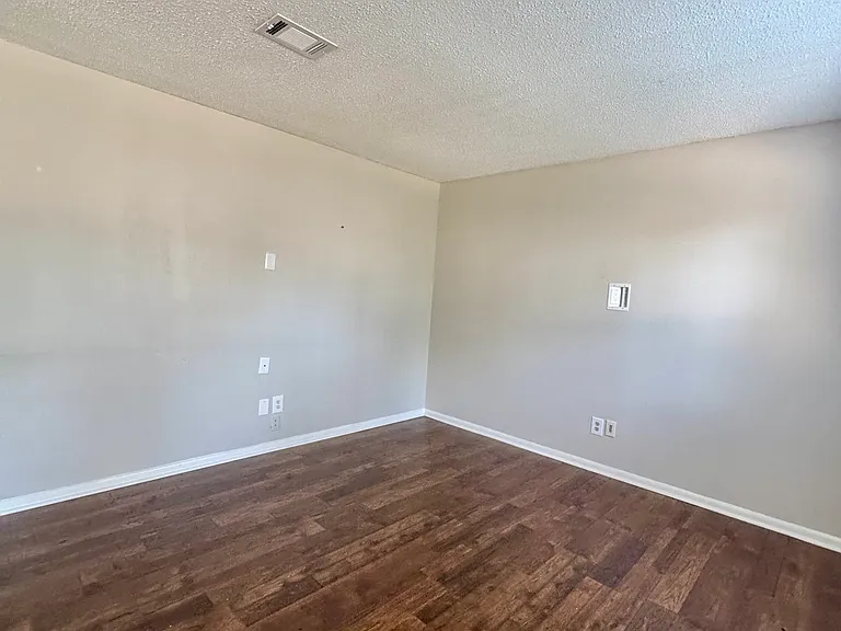 2442 Winston Way — Photo 6