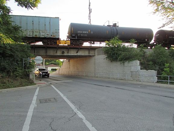 4th image of 3004 East Ave
