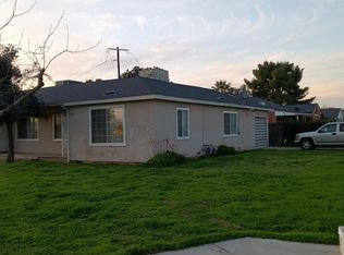 1634 10th St, Sanger, CA 93657