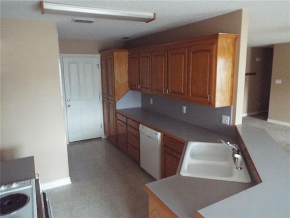 4th image of 1704 Sully Ct