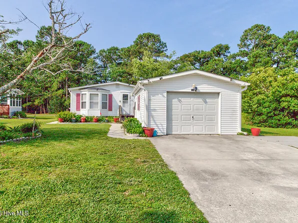 614 Galley Court, Hampstead, NC 28443