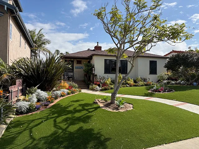 4476 Newport Ave — Photo 2