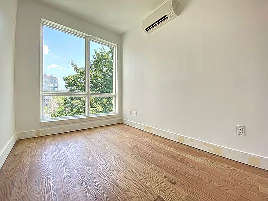 3rd image of 179 Lott St #3B