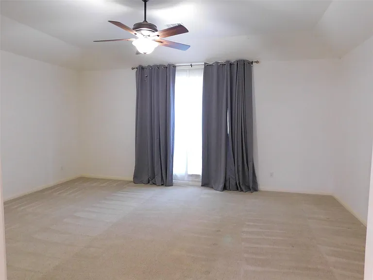 1511 Homewood Cir — Photo 9