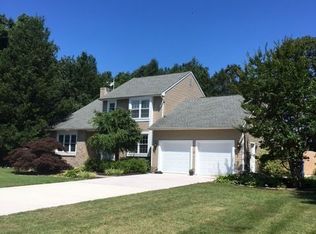 7 Cambridge Dr, Ocean View, NJ 08230