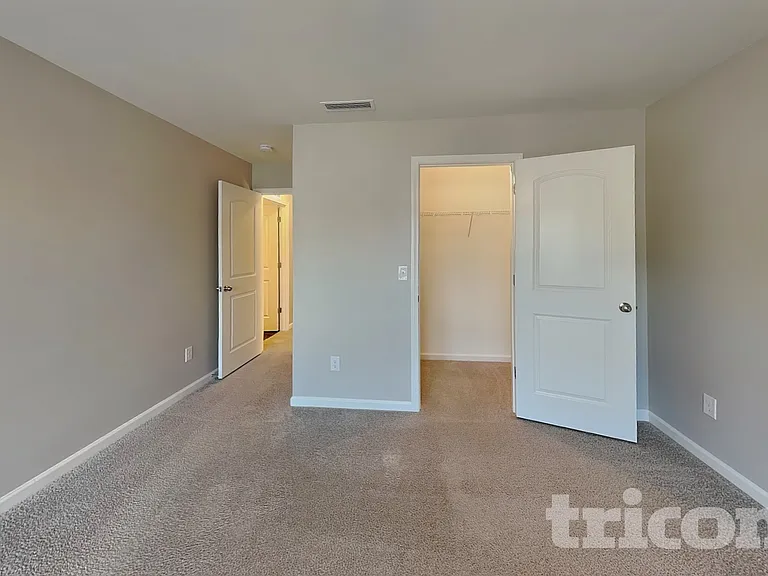 720 Fraternity Row — Photo 7