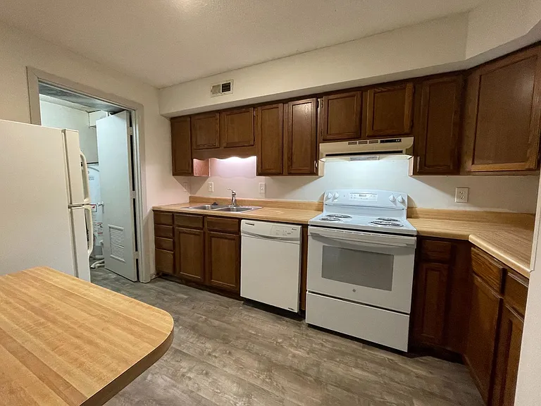 507 Columbia Dr #I — Photo 9